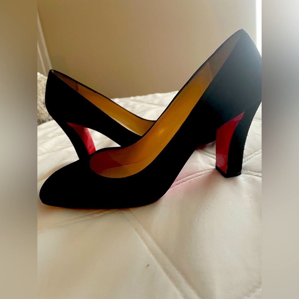 Red bottoms (Christian Louboutin shoes)
